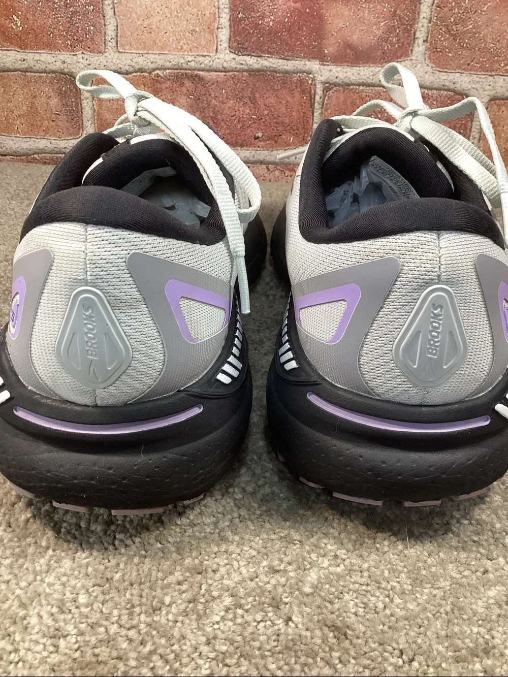 Brooks Adrenaline GTS 23 women’s running shoes sneakers size 8.5